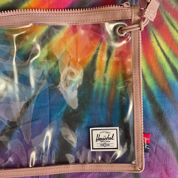 COPY - Brand new with tags Clear Herschel festival/travel bag - Picture 2 of 3